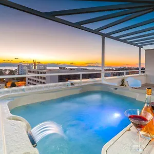 Apartment Sunset Penthouse With Jacuzzi, Zadar